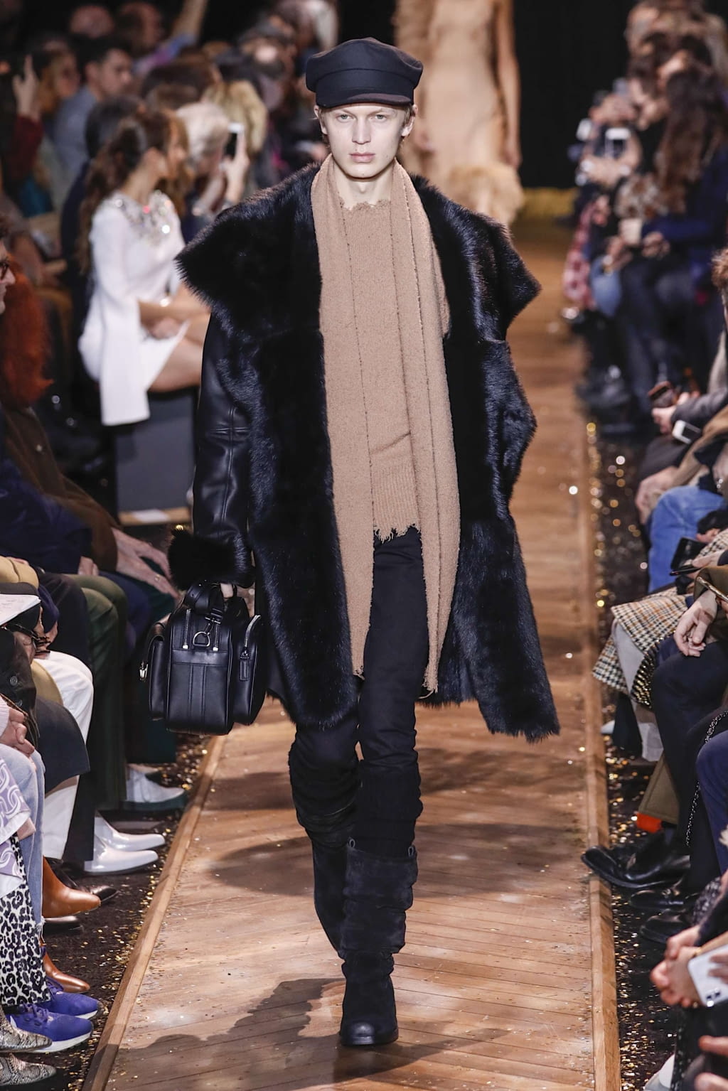 Fashion Week New York Fall/Winter 2019 look 36 from the Michael Kors Collection collection womenswear