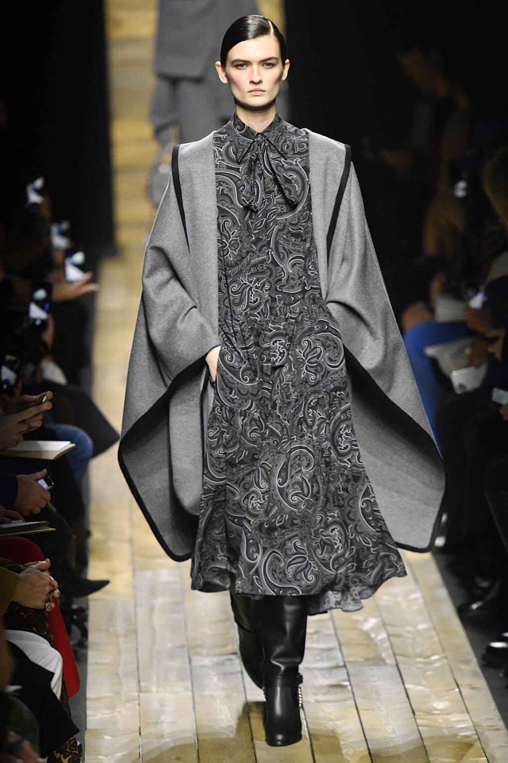 Fashion Week New York Fall/Winter 2020 look 2 de la collection Michael Kors Collection womenswear