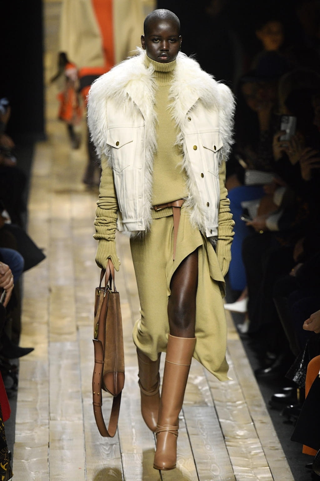 Fashion Week New York Fall/Winter 2020 look 10 de la collection Michael Kors Collection womenswear