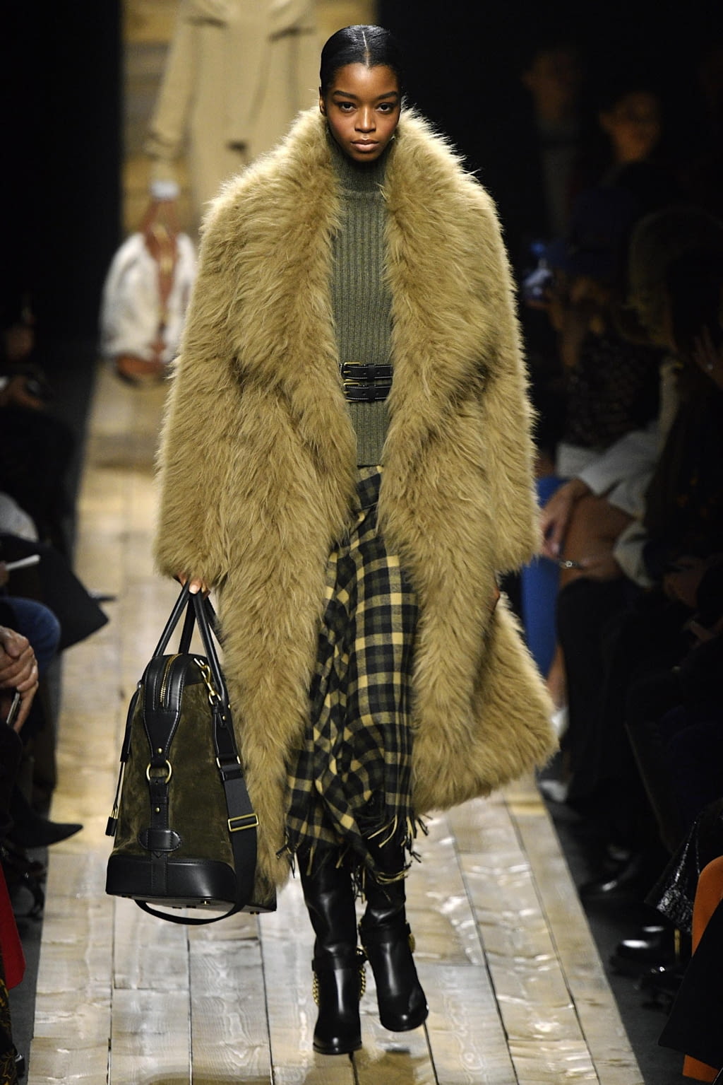 Fashion Week New York Fall/Winter 2020 look 21 de la collection Michael Kors Collection womenswear