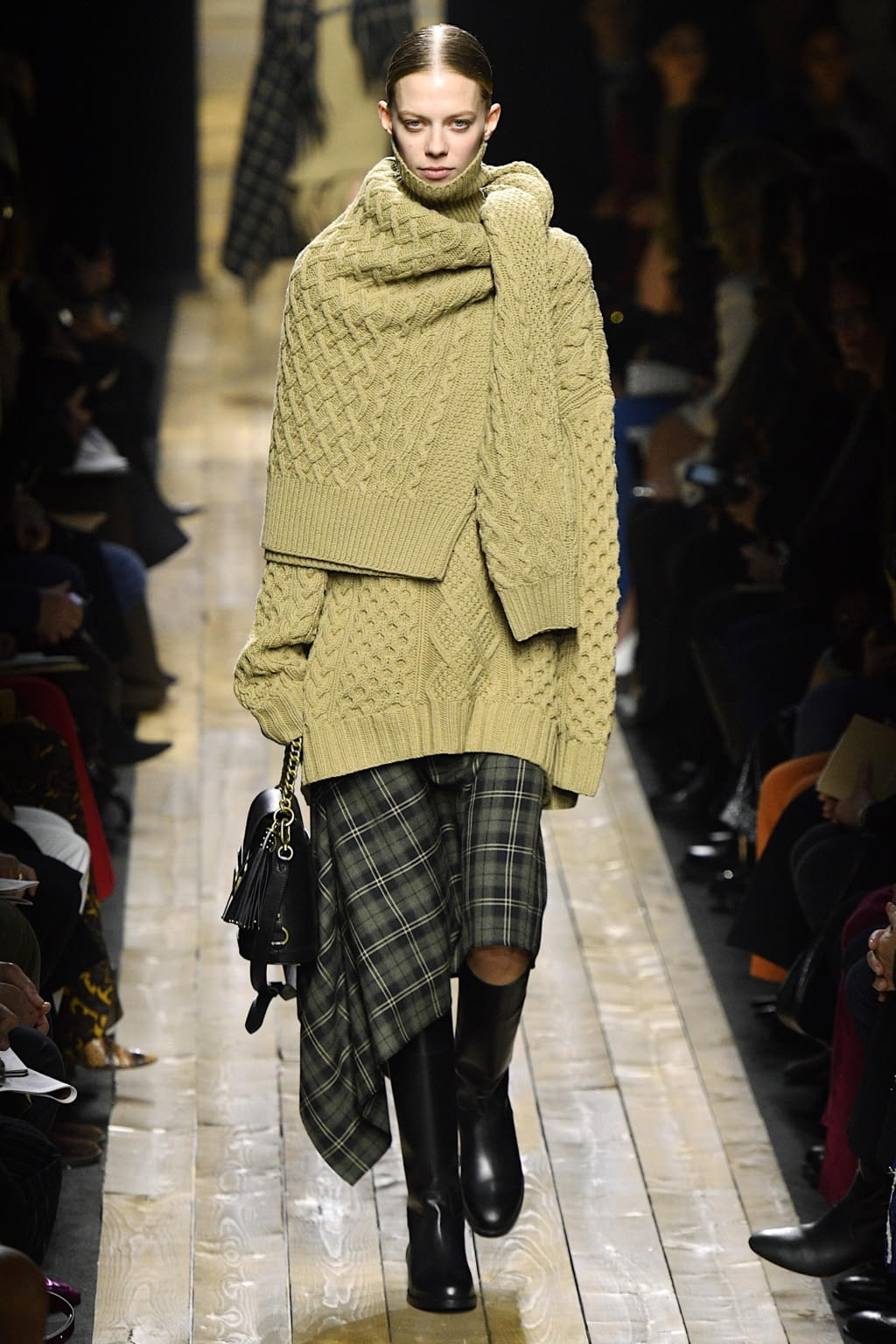 Fashion Week New York Fall/Winter 2020 look 33 from the Michael Kors Collection collection 女装