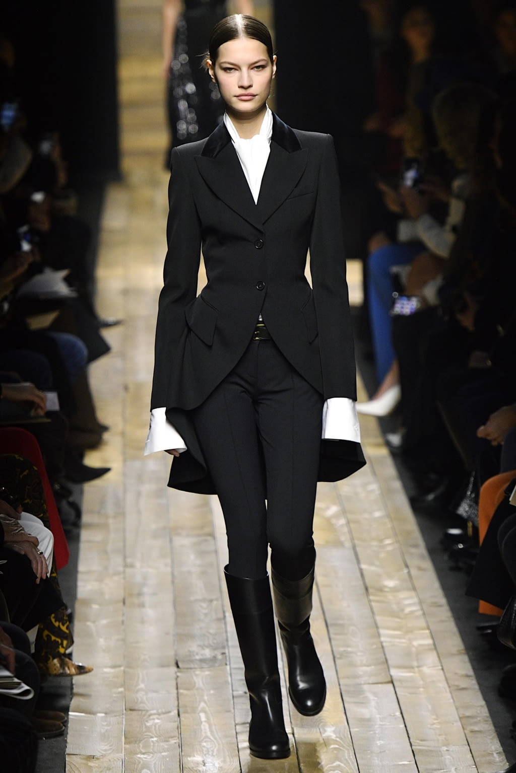 Fashion Week New York Fall/Winter 2020 look 62 from the Michael Kors Collection collection womenswear
