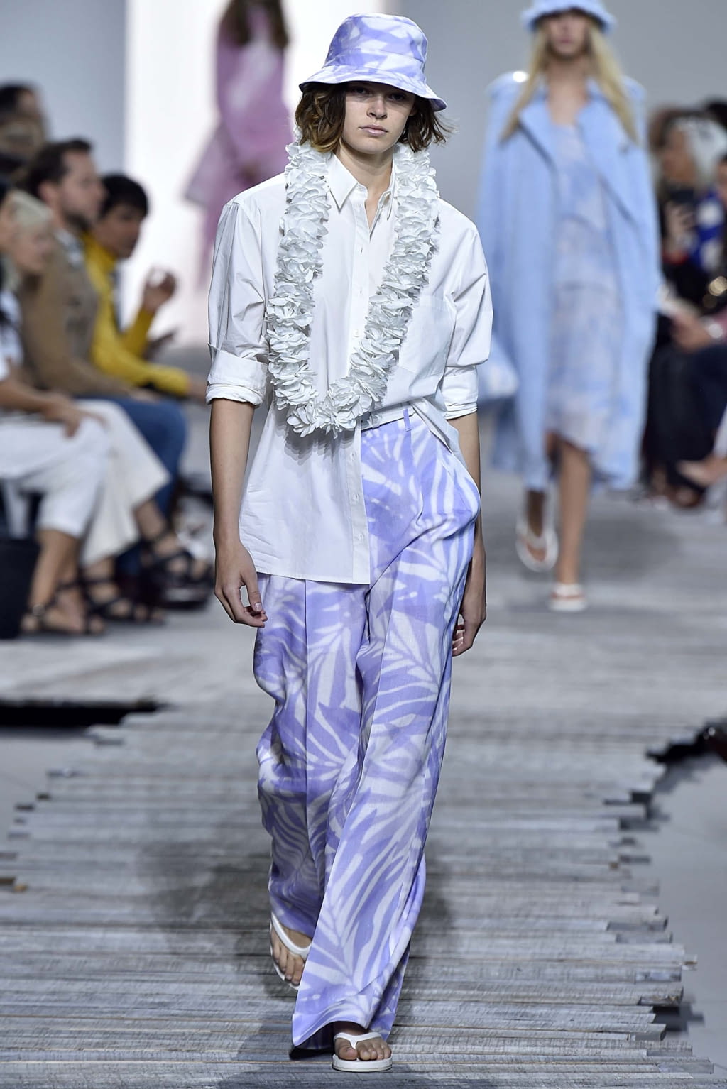Fashion Week New York Spring/Summer 2018 look 2 de la collection Michael Kors Collection womenswear
