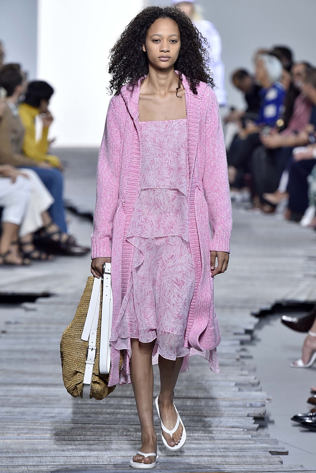 Fashion Week New York Spring/Summer 2018 look 7 from the Michael Kors Collection collection womenswear