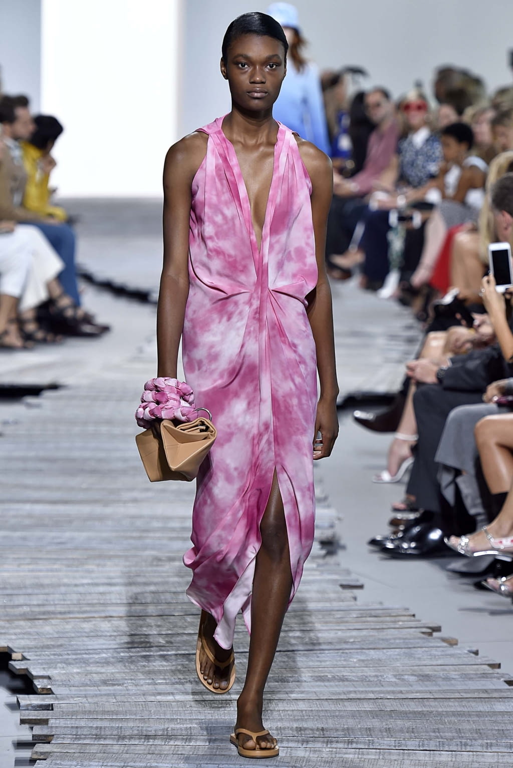 Fashion Week New York Spring/Summer 2018 look 18 from the Michael Kors Collection collection womenswear