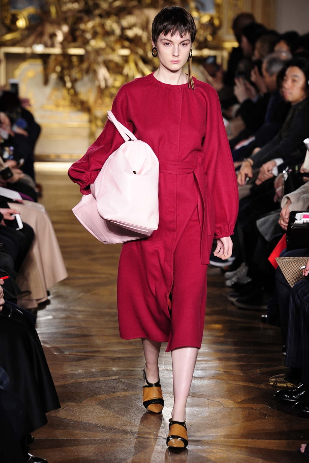 Fashion Week Milan Fall/Winter 2018 look 5 de la collection Mila Schön womenswear