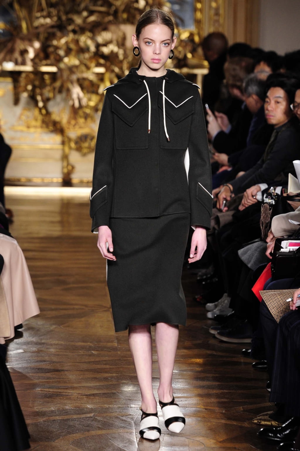 Fashion Week Milan Fall/Winter 2018 look 11 de la collection Mila Schön womenswear