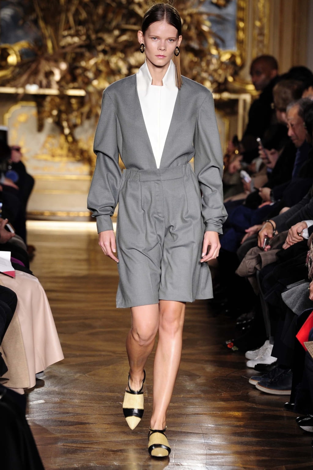 Fashion Week Milan Fall/Winter 2018 look 16 from the Mila Schön collection womenswear