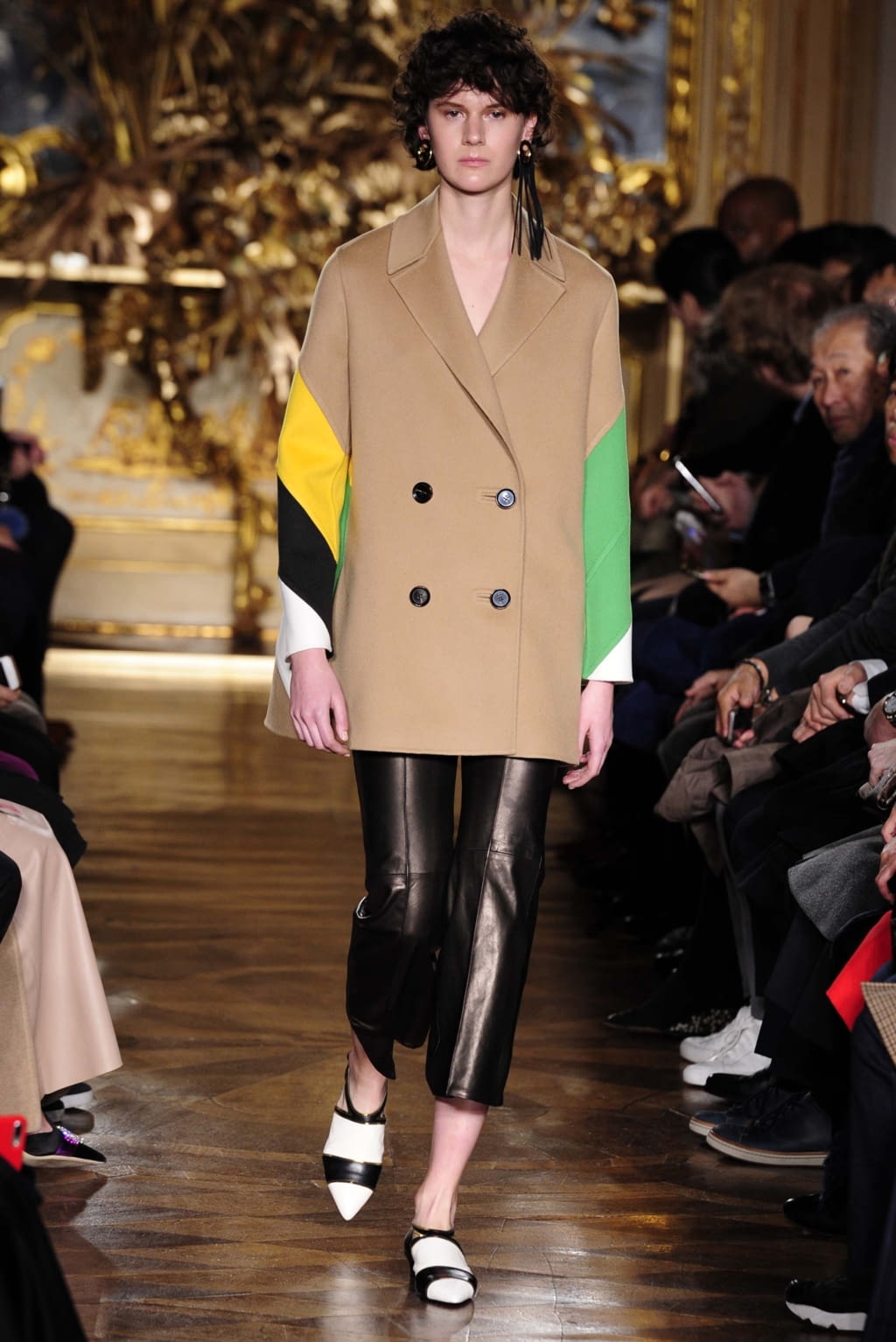 Fashion Week Milan Fall/Winter 2018 look 24 de la collection Mila Schön womenswear