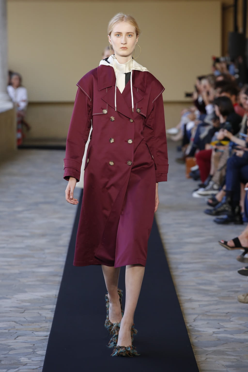 Fashion Week Milan Spring/Summer 2018 look 27 from the Mila Schön collection 女装