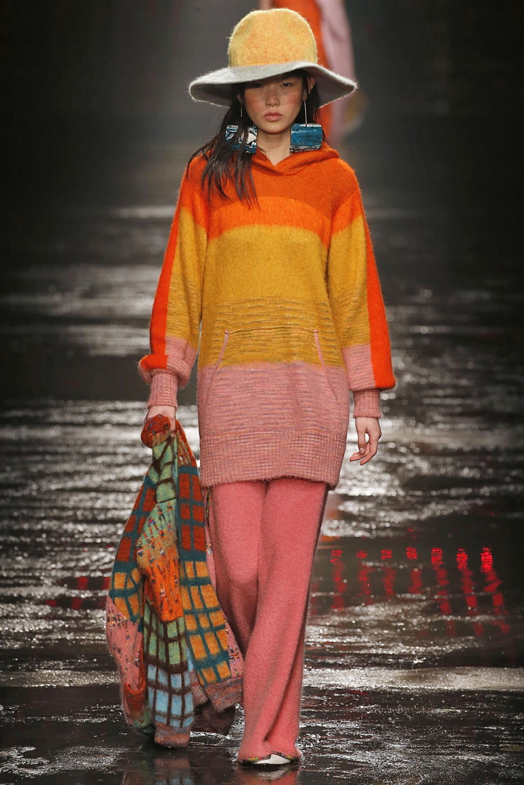 Fashion Week Milan Fall/Winter 2018 look 24 from the Missoni collection 女装