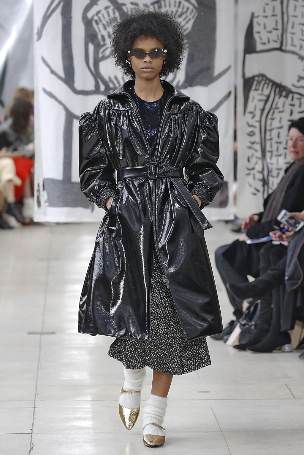 Fashion Week Paris Fall/Winter 2018 look 21 from the Miu Miu collection 女装