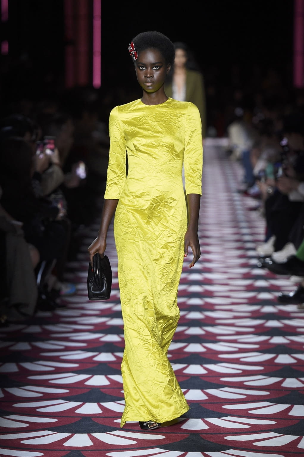 Fashion Week Paris Fall/Winter 2020 look 3 de la collection Miu Miu womenswear