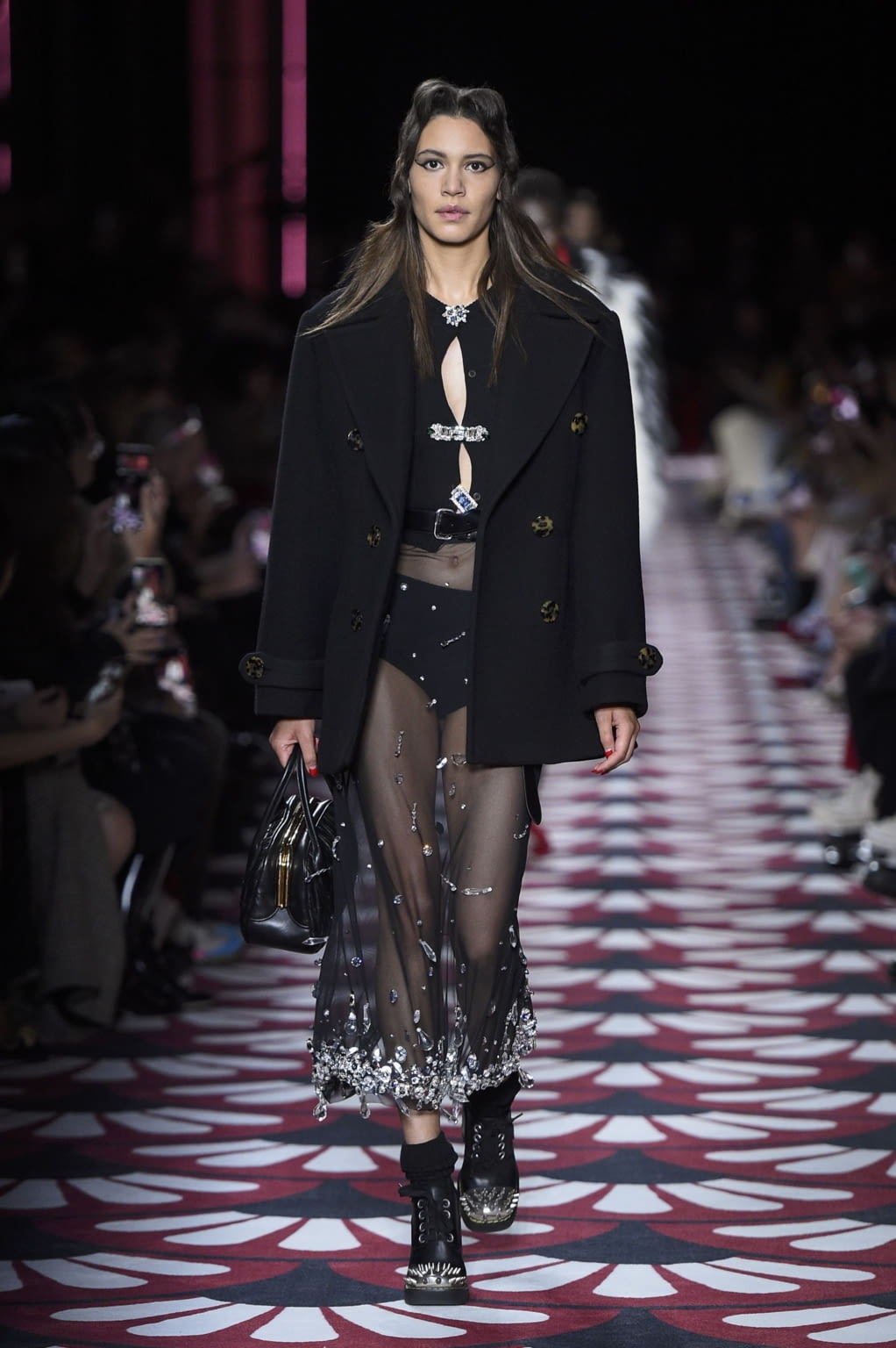 Fashion Week Paris Fall/Winter 2020 look 11 from the Miu Miu collection 女装