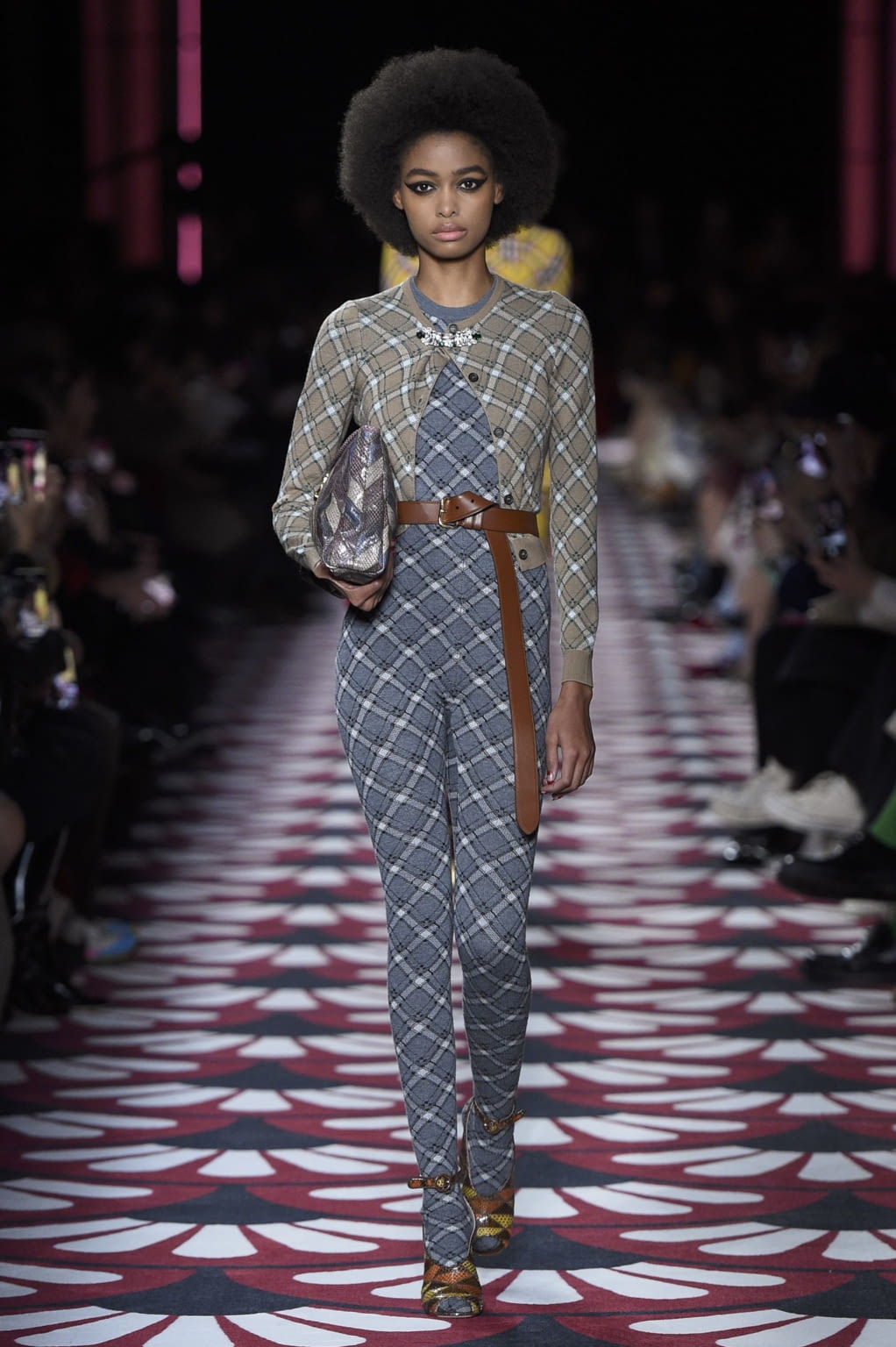 Fashion Week Paris Fall/Winter 2020 look 31 from the Miu Miu collection 女装