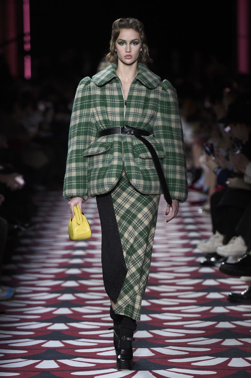 Fashion Week Paris Fall/Winter 2020 look 36 from the Miu Miu collection 女装
