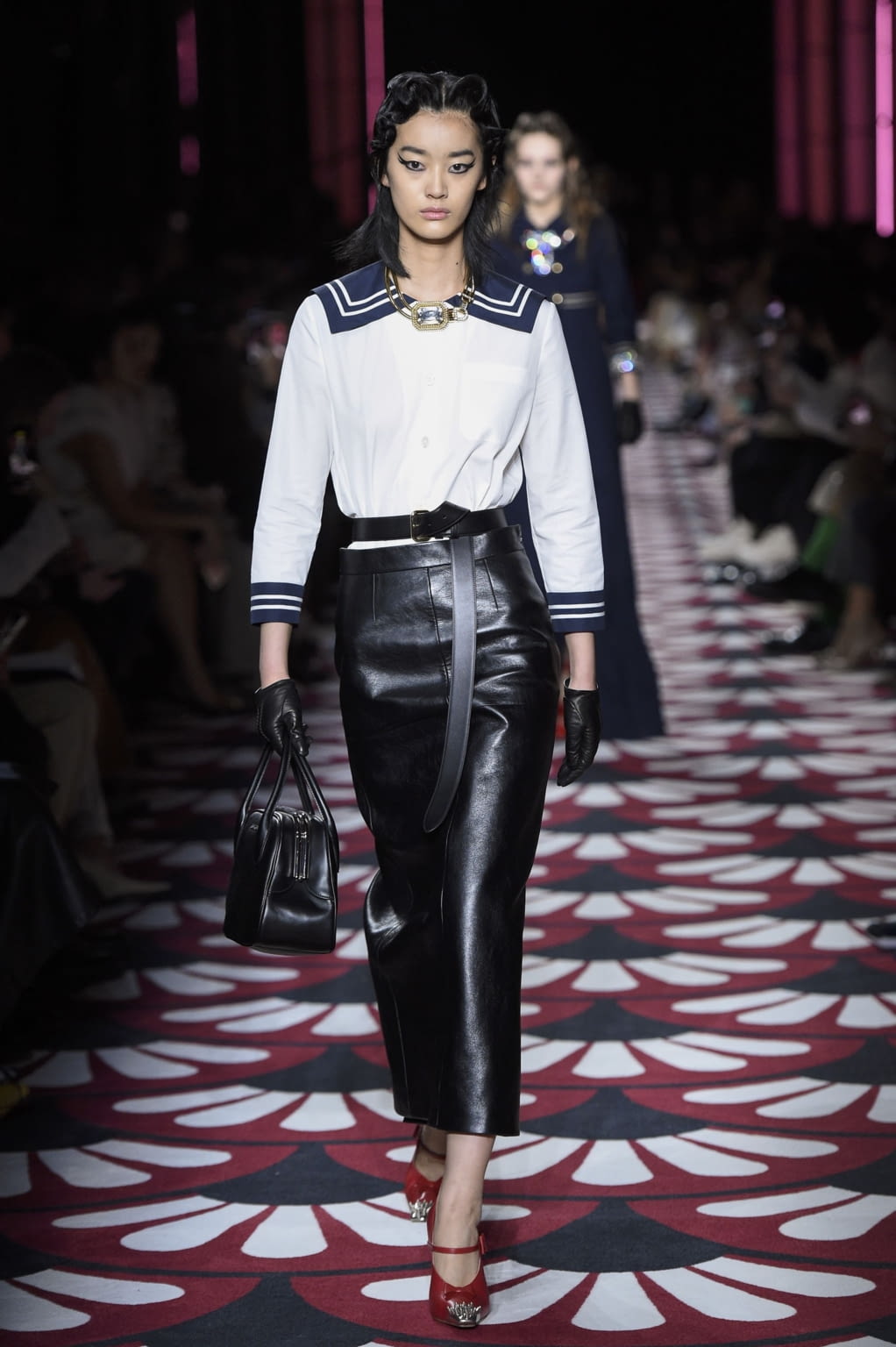 Fashion Week Paris Fall/Winter 2020 look 48 from the Miu Miu collection 女装