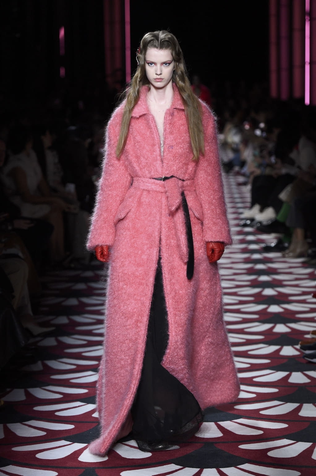 Fashion Week Paris Fall/Winter 2020 look 65 from the Miu Miu collection 女装