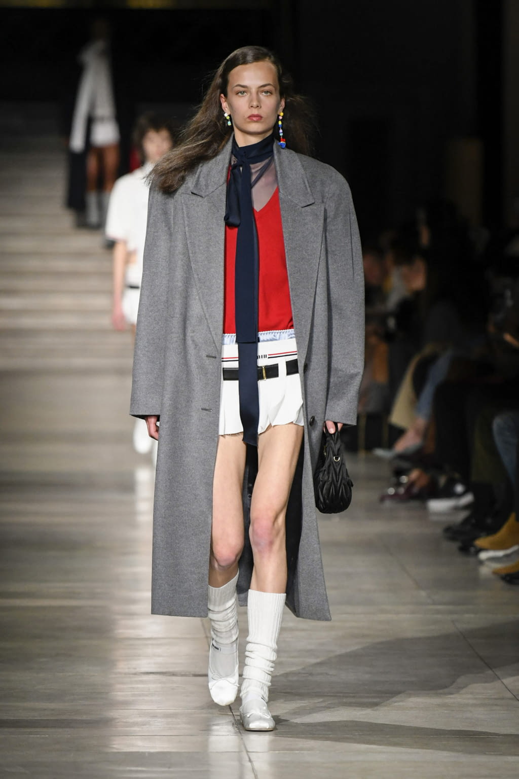 Fashion Week Paris Fall/Winter 2022 look 2 from the Miu Miu collection 女装