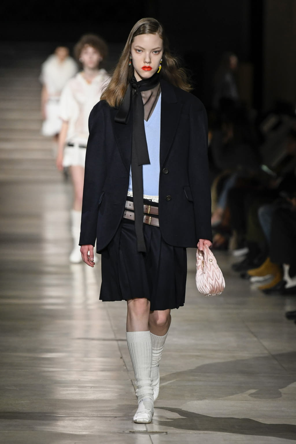Fashion Week Paris Fall/Winter 2022 look 6 from the Miu Miu collection 女装