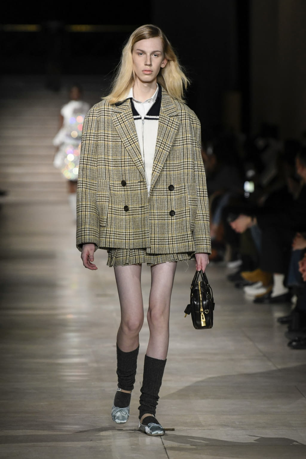Fashion Week Paris Fall/Winter 2022 look 23 from the Miu Miu collection 女装