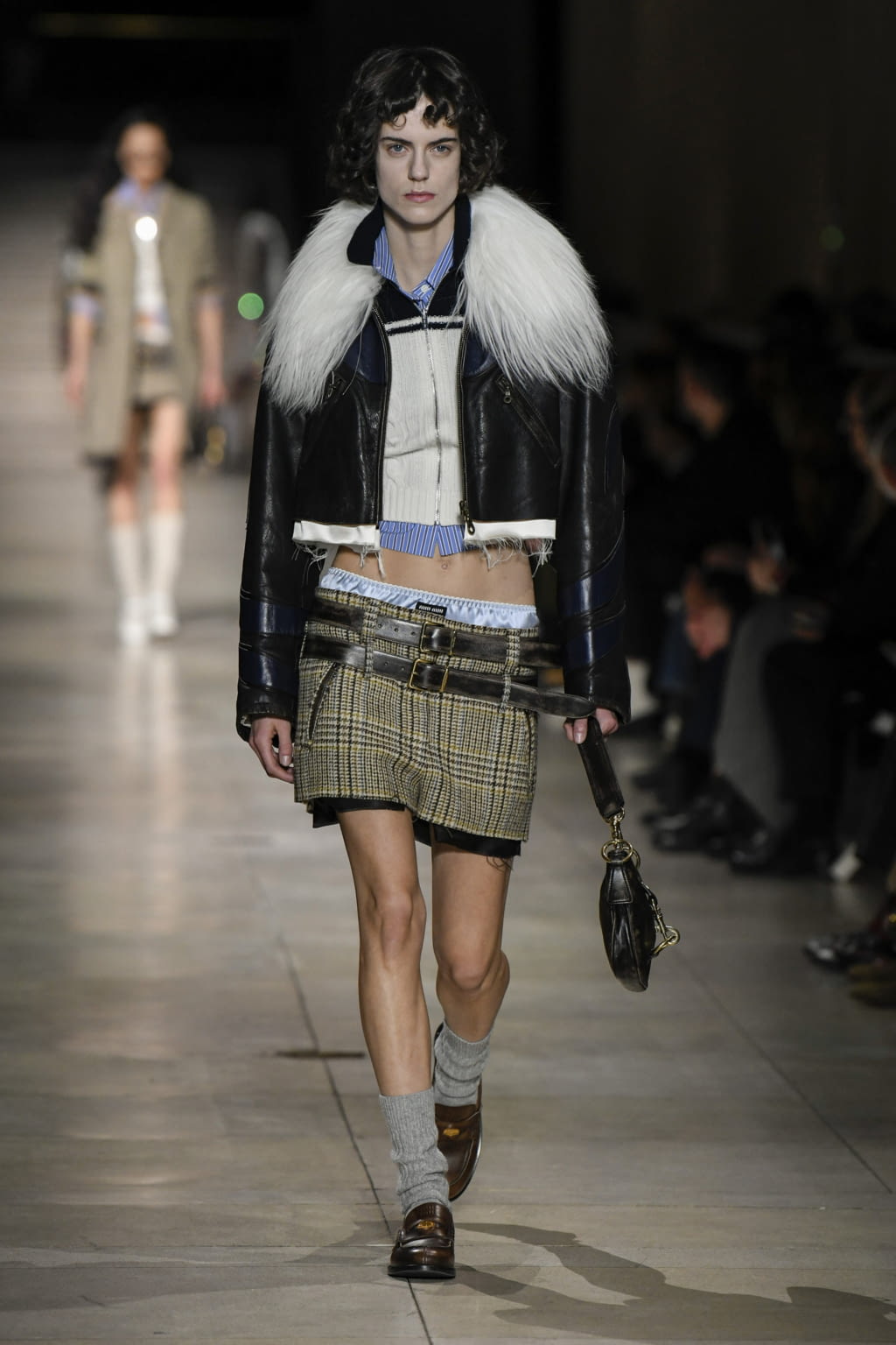 Fashion Week Paris Fall/Winter 2022 look 27 from the Miu Miu collection 女装