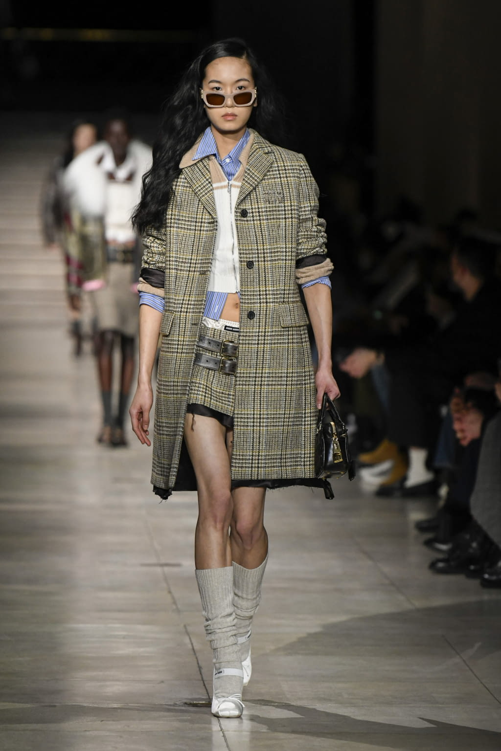 Fashion Week Paris Fall/Winter 2022 look 28 from the Miu Miu collection 女装