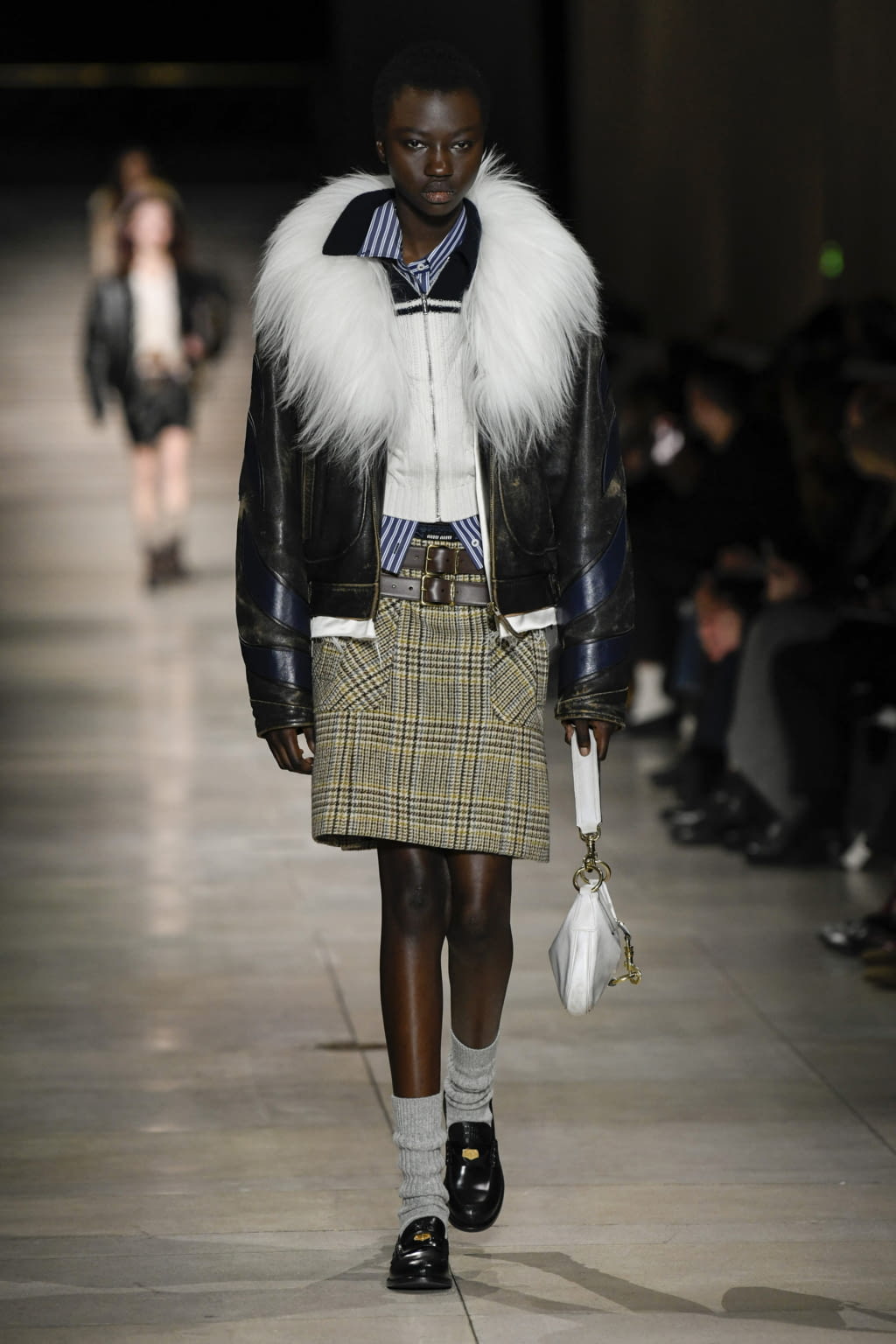 Fashion Week Paris Fall/Winter 2022 look 31 from the Miu Miu collection 女装