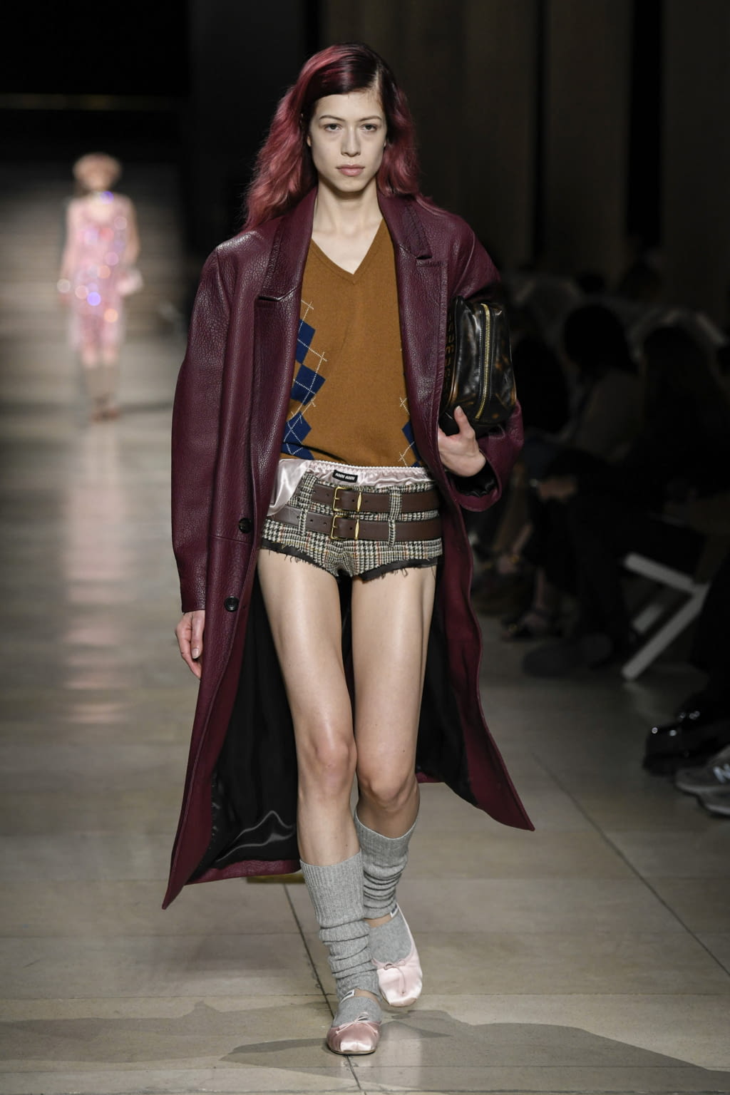 Fashion Week Paris Fall/Winter 2022 look 41 from the Miu Miu collection 女装