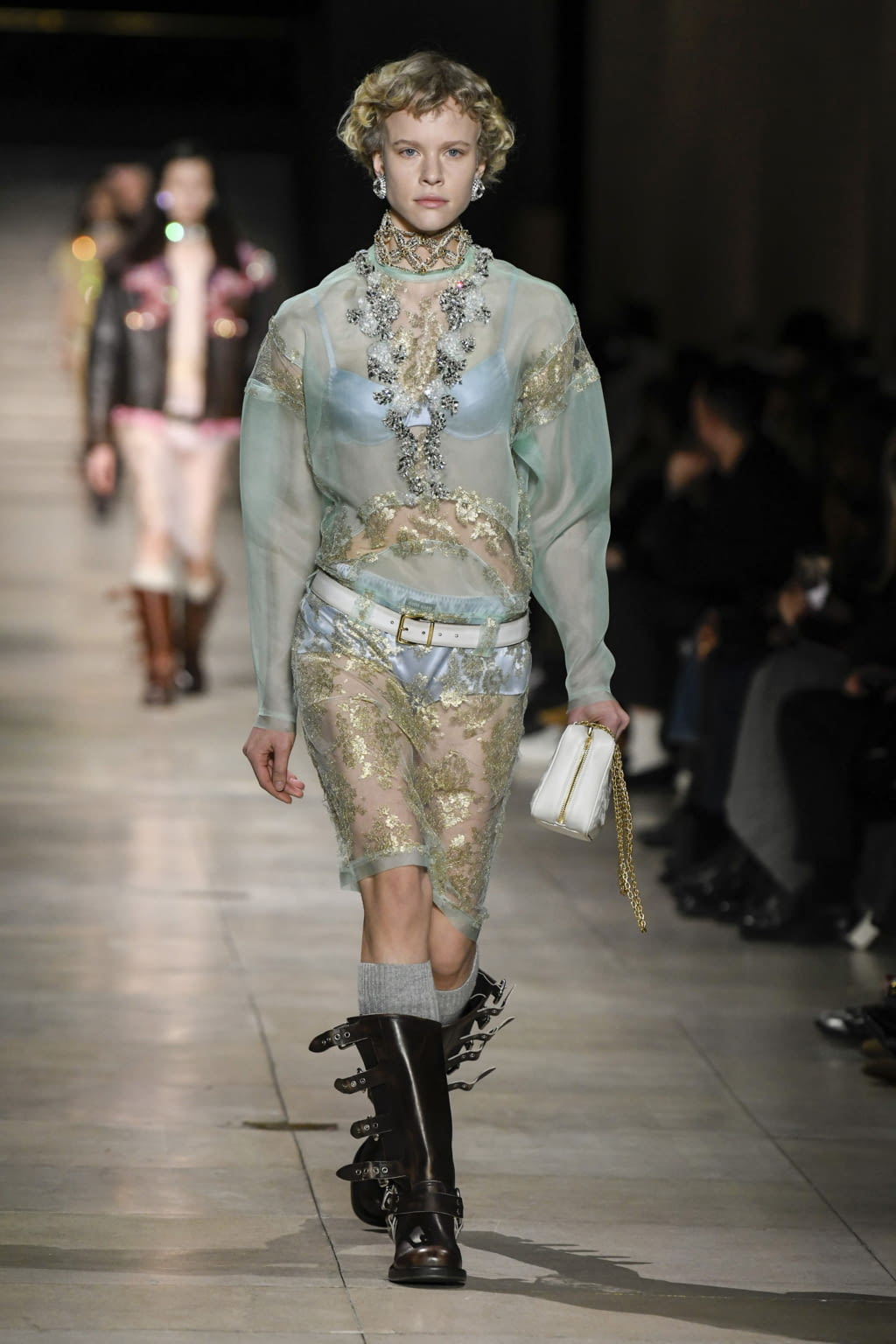 Fashion Week Paris Fall/Winter 2022 look 46 from the Miu Miu collection 女装