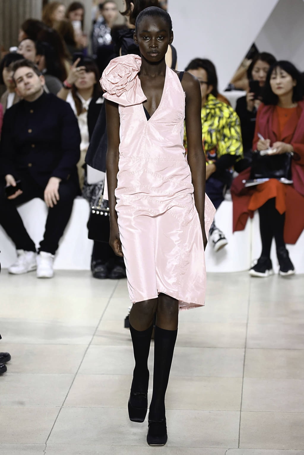 Fashion Week Paris Spring/Summer 2019 look 4 from the Miu Miu collection 女装