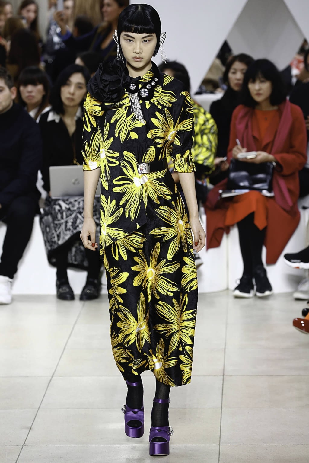 Fashion Week Paris Spring/Summer 2019 look 18 from the Miu Miu collection womenswear