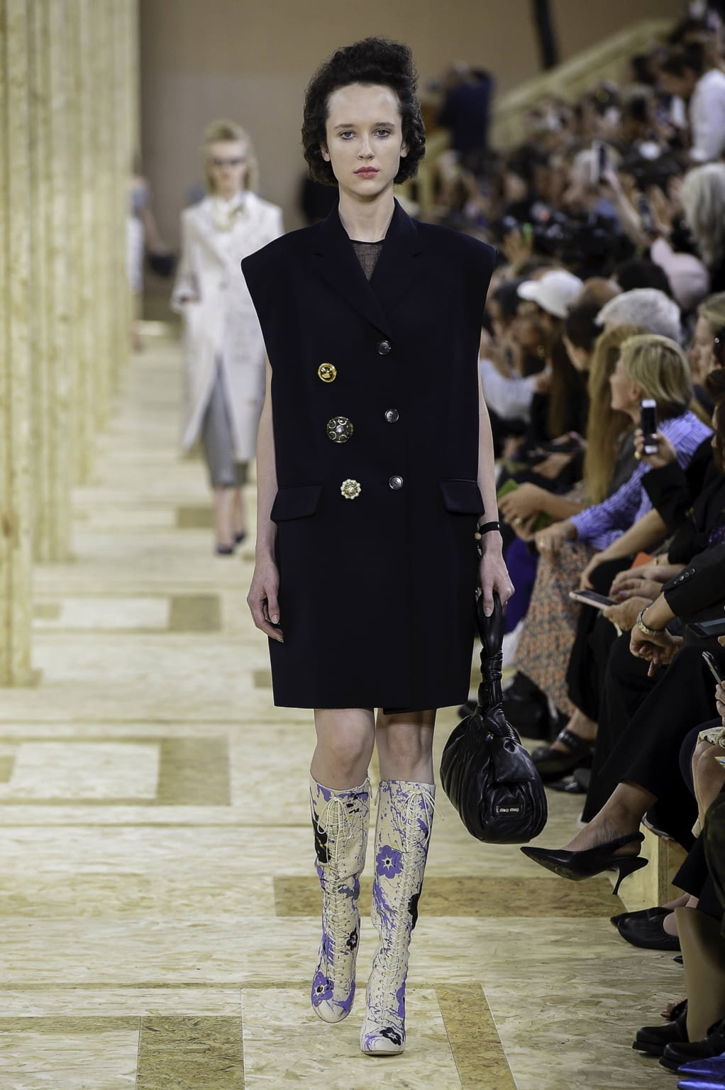 Fashion Week Paris Spring/Summer 2020 look 10 from the Miu Miu collection 女装