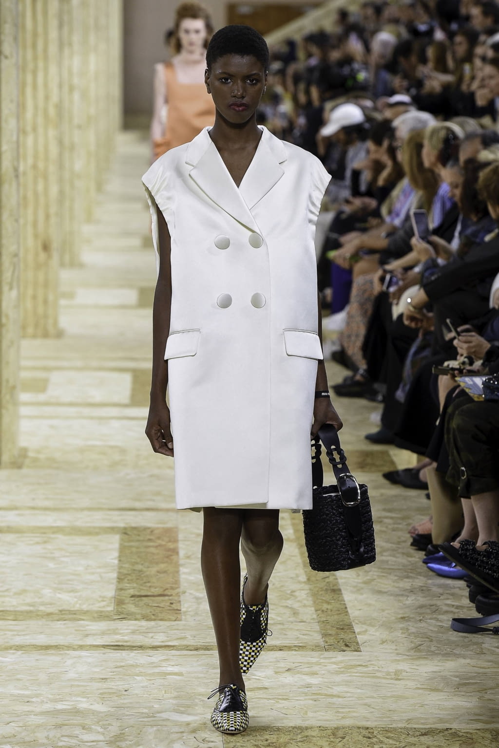 Fashion Week Paris Spring/Summer 2020 look 34 from the Miu Miu collection 女装