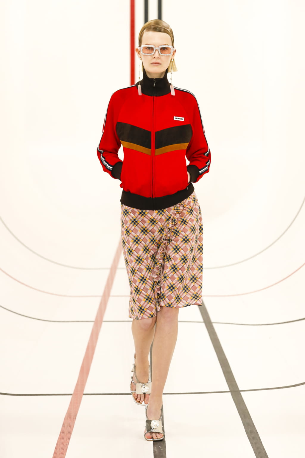 Fashion Week Paris Spring/Summer 2021 look 15 from the Miu Miu collection 女装