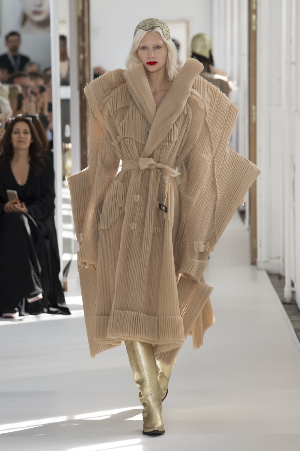 Fashion Week Paris Fall/Winter 2017 look 12 from the Maison Margiela collection couture