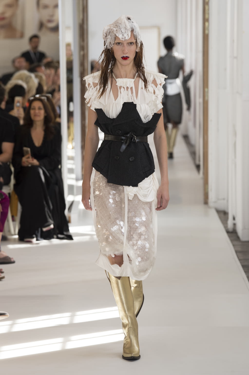 Fashion Week Paris Fall/Winter 2017 look 15 from the Maison Margiela collection 高级定制