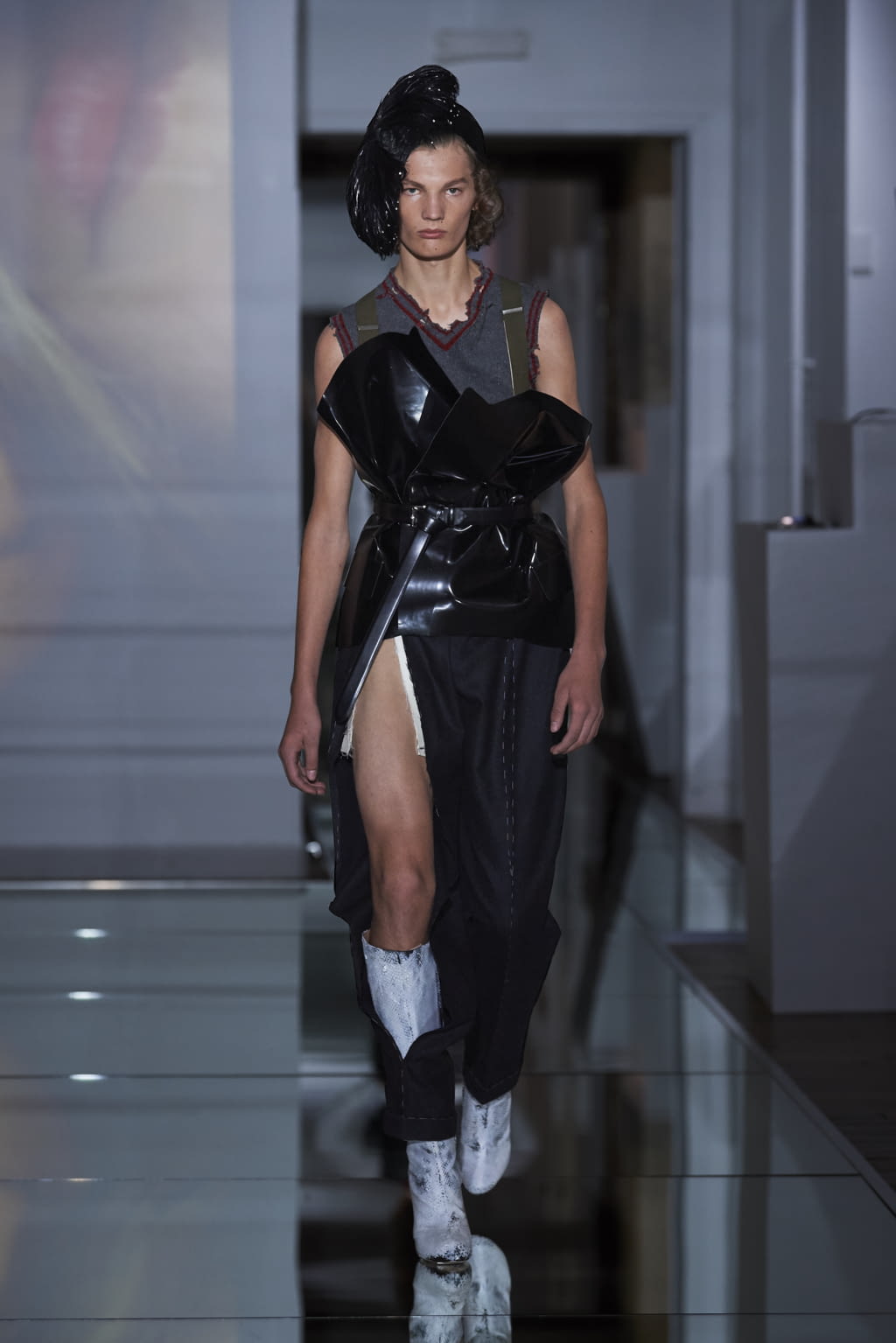 Fashion Week Paris Fall/Winter 2019 look 9 from the Maison Margiela collection couture