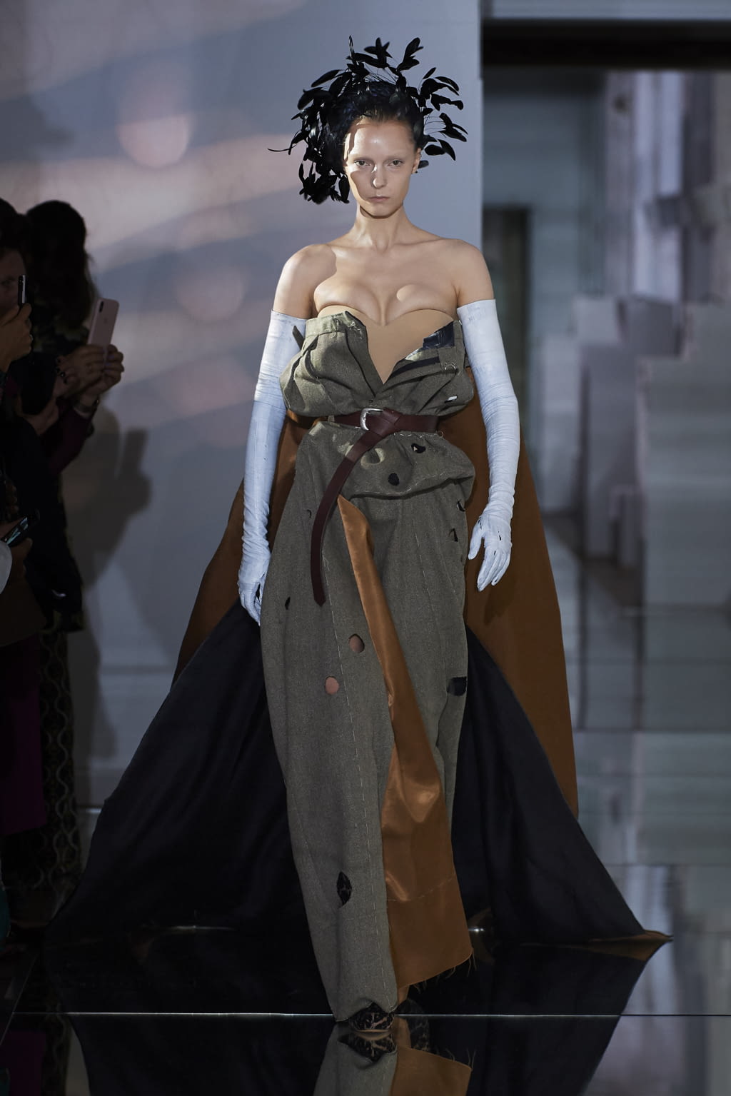 Fashion Week Paris Fall/Winter 2019 look 10 from the Maison Margiela collection couture