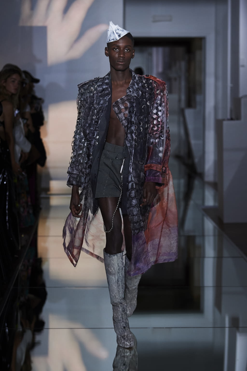 Fashion Week Paris Fall/Winter 2019 look 30 from the Maison Margiela collection couture