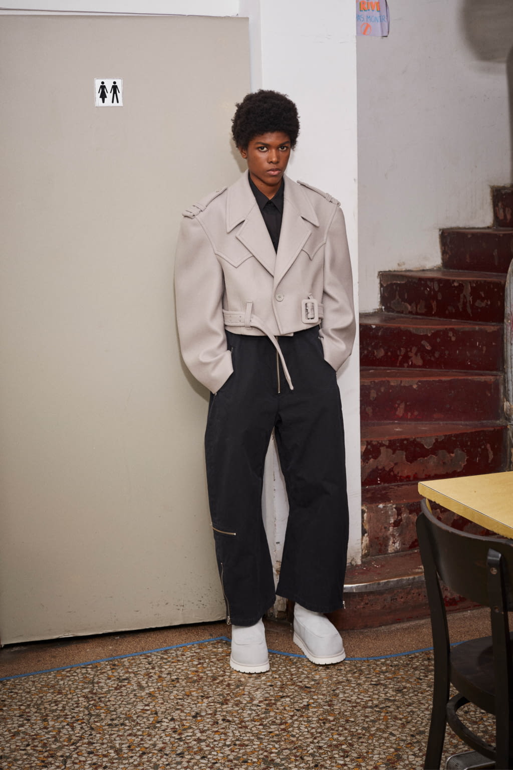 Fashion Week Milan Pre-Fall 2022 look 21 from the MM6 collection womenswear