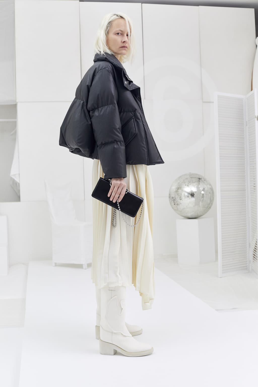 Fashion Week London Pre-Fall 2021 look 10 from the MM6 Maison Margiela collection womenswear