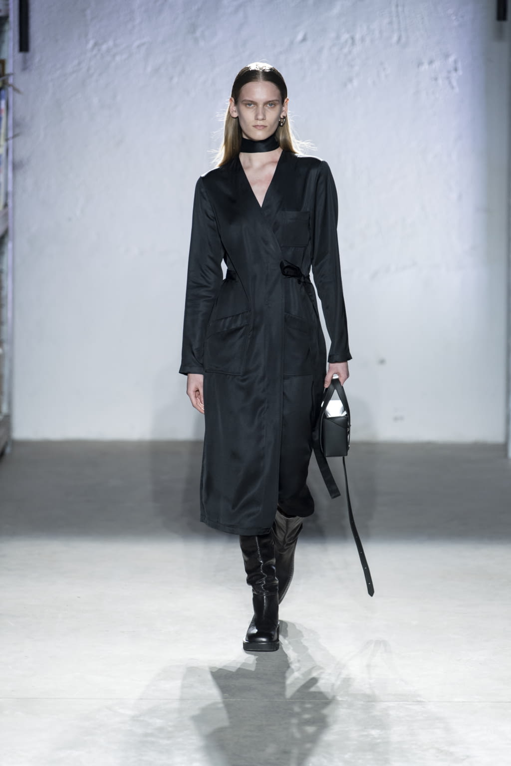 Fashion Week Milan Fall/Winter 2022 look 18 from the MM6 collection womenswear