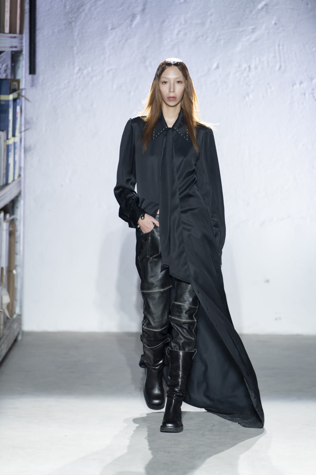Fashion Week Milan Fall/Winter 2022 look 19 from the MM6 collection womenswear