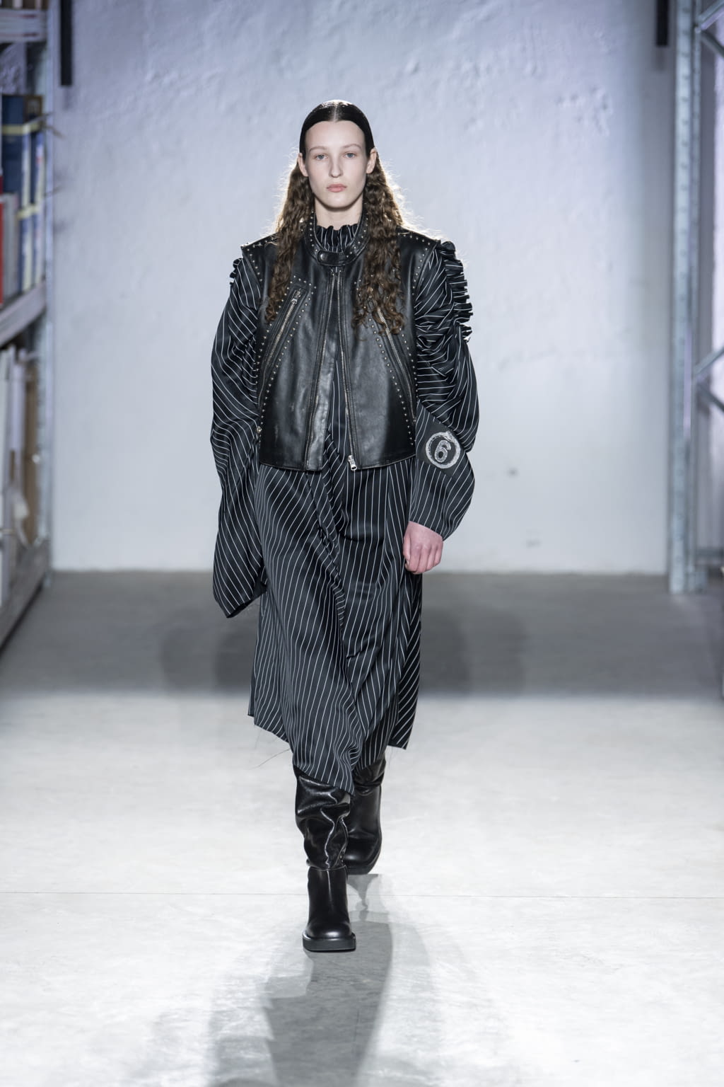 Fashion Week Milan Fall/Winter 2022 look 20 from the MM6 collection womenswear