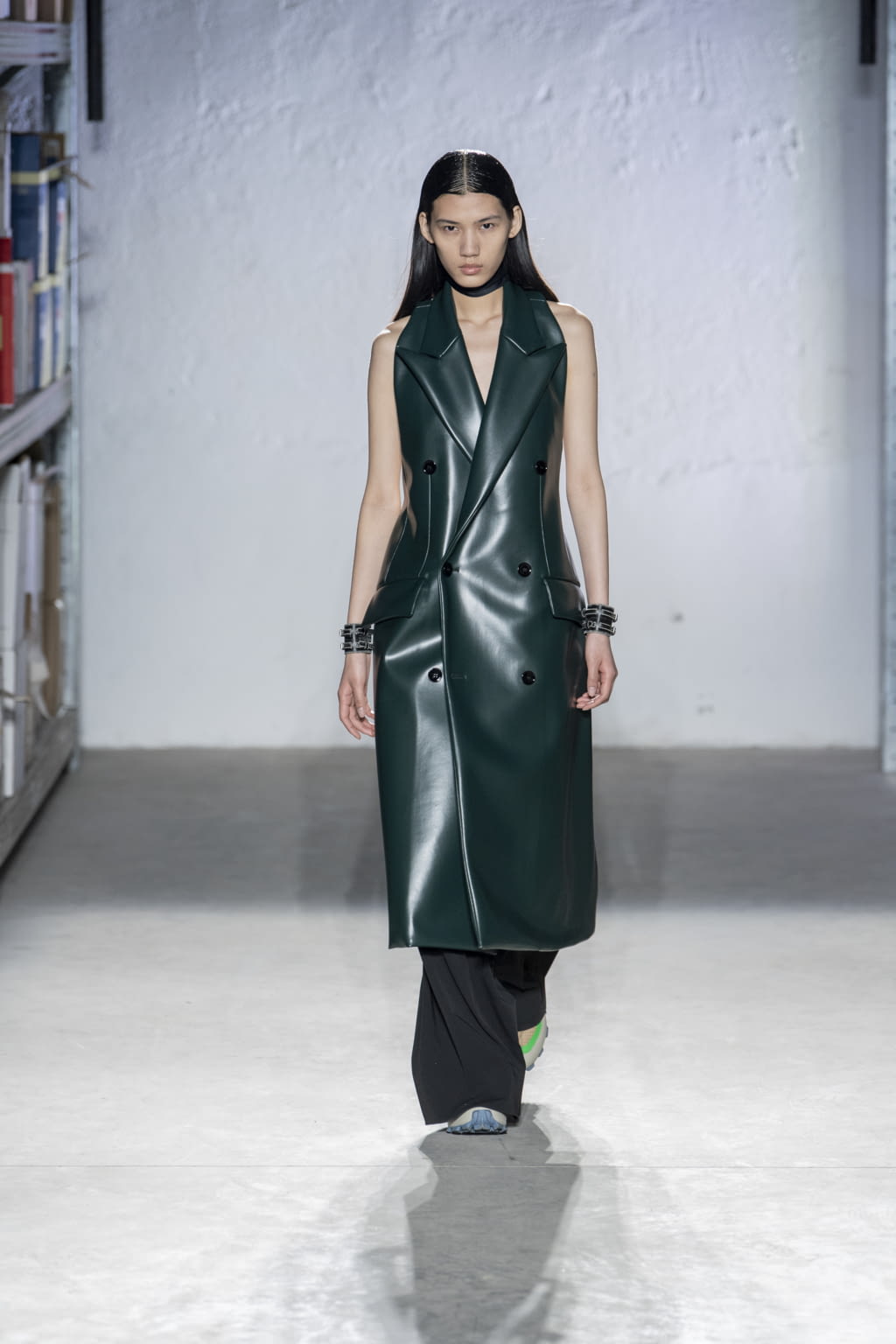 Fashion Week Milan Fall/Winter 2022 look 28 from the MM6 collection womenswear