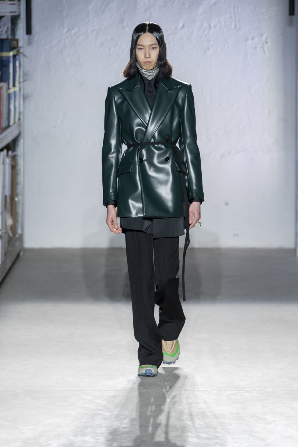 Fashion Week Milan Fall/Winter 2022 look 29 from the MM6 Maison Margiela collection womenswear