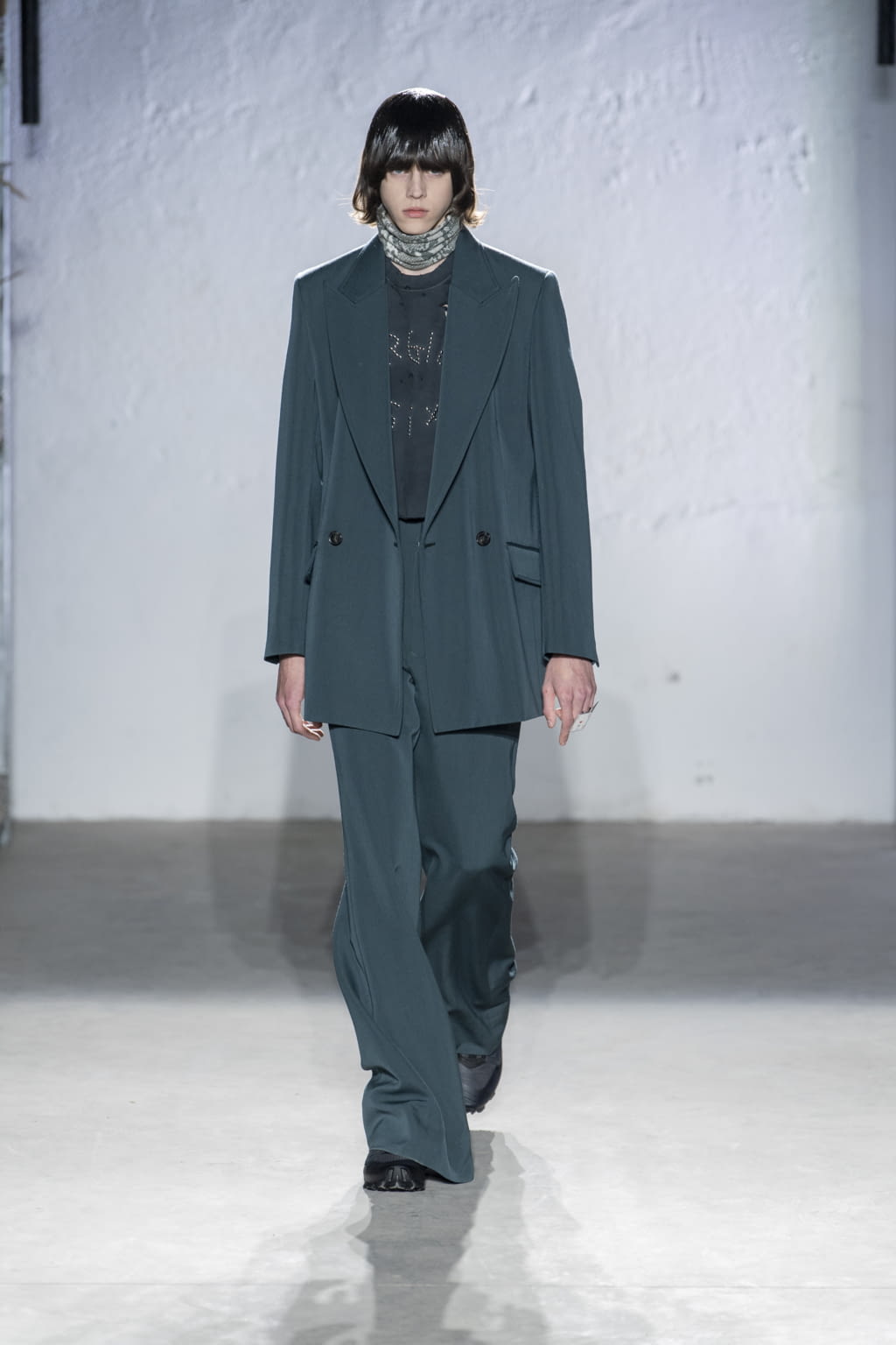 Fashion Week Milan Fall/Winter 2022 look 31 from the MM6 Maison Margiela collection womenswear