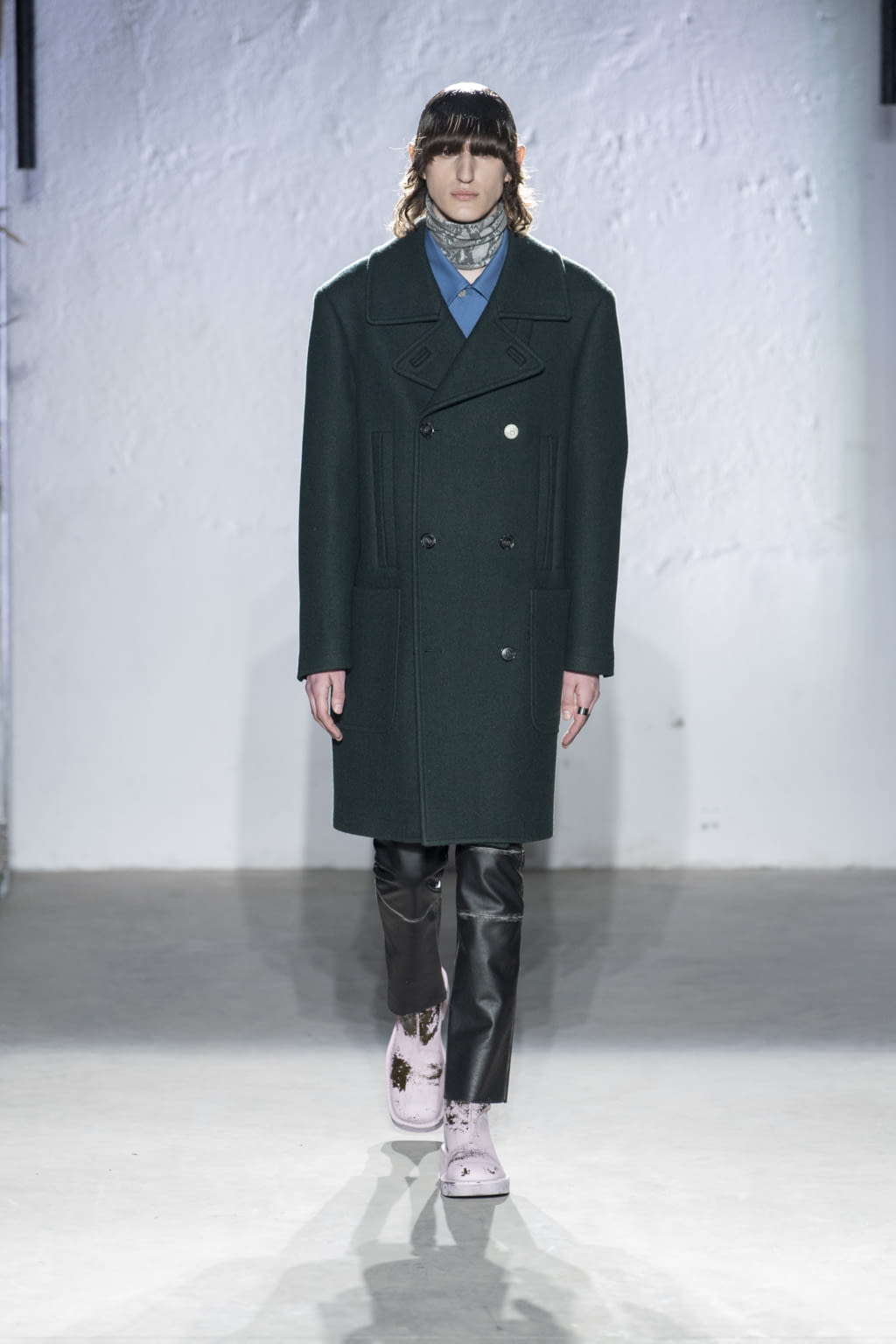 Fashion Week Milan Fall/Winter 2022 look 32 from the MM6 collection womenswear