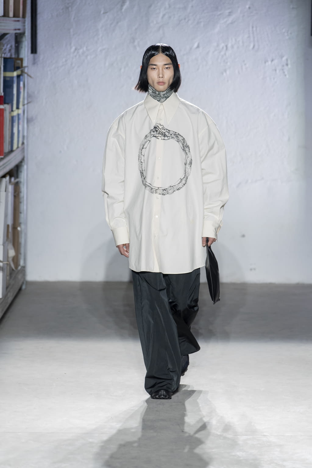Fashion Week Milan Fall/Winter 2022 look 34 from the MM6 collection 女装